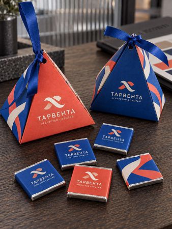 Набор шоколада с логотипом “Пирамида 10"